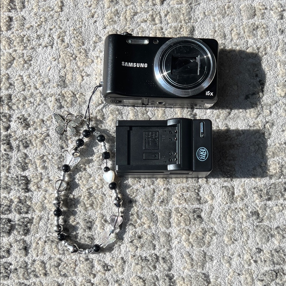 Samsung HZ30W with 12.2 megapixels